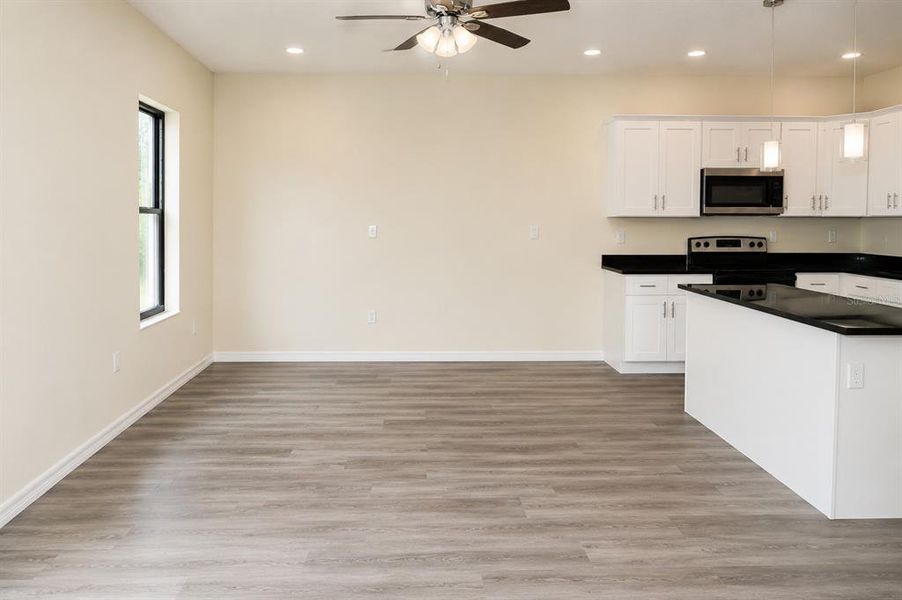 Spacious, unfurnished interior of a new home in , Tampa (Image 18).