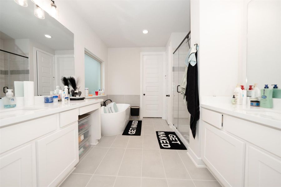 Furnished interior view inside a new home in Elyson, Katy (Image 40).