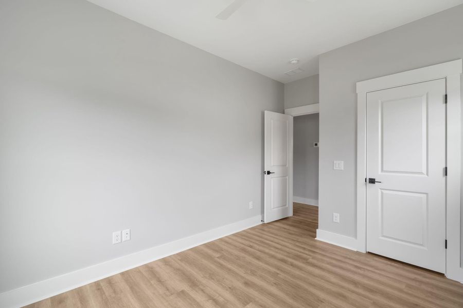Spacious, unfurnished interior of a new home in , Goose Creek (Image 18).