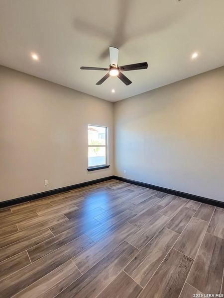 Spacious, unfurnished interior of a new home in , Eagle Pass (Image 20).