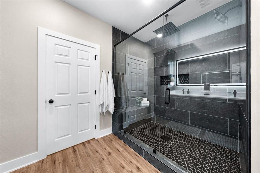 Furnished interior view inside a new home in , Sulphur Springs (Image 11).