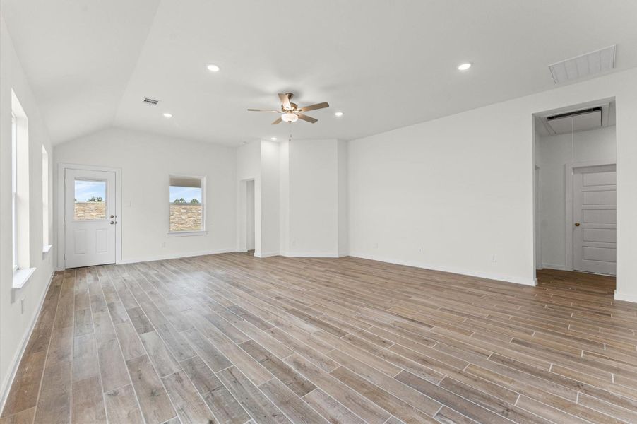 Spacious, unfurnished interior of a new home in , Angleton (Image 17). Spacious, unfurnished interior of a new home in , Angleton (Image 17).