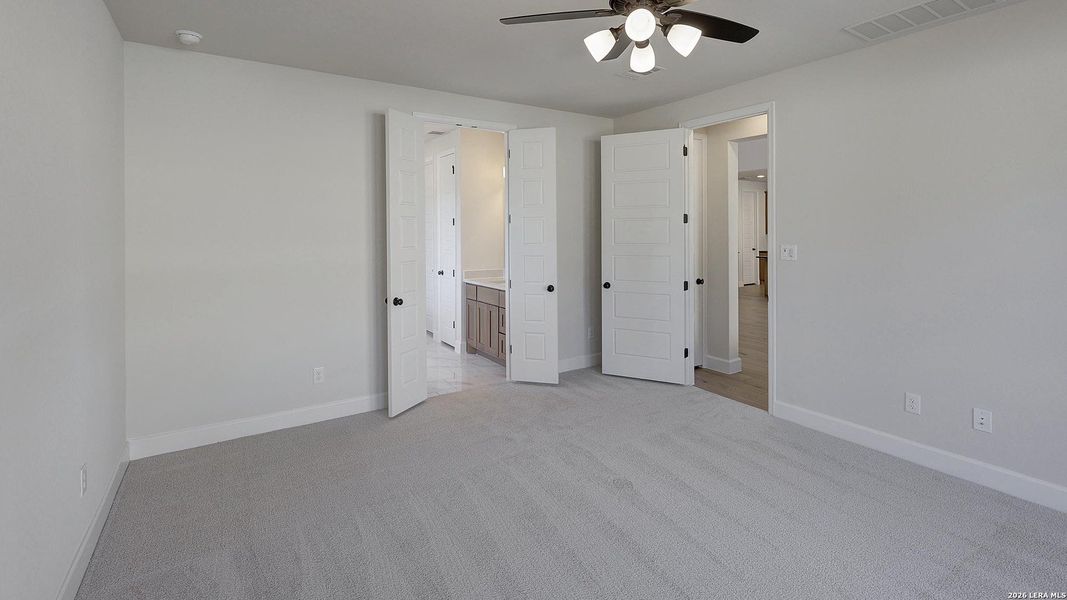 Spacious, unfurnished interior of a new home in The Ranches at Creekside, Boerne (Image 22).