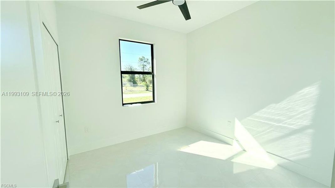 Spacious, unfurnished interior of a new home in , Fort Myers (Image 21).