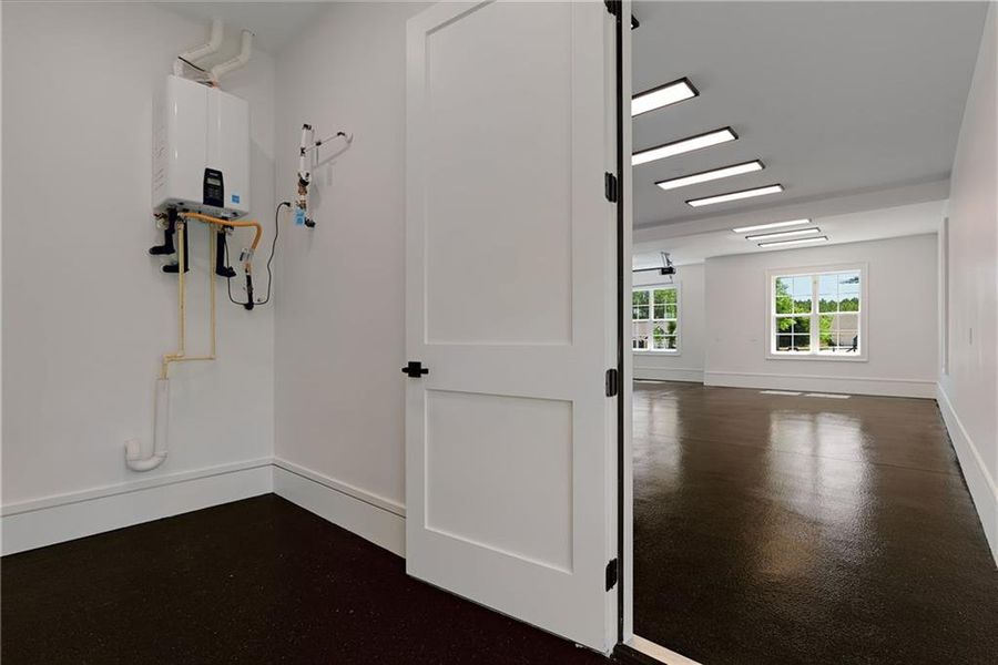 Spacious, unfurnished interior of a new home in , Monroe (Image 166).