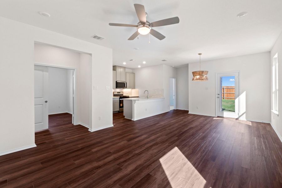 Spacious, unfurnished interior of a new home in Salerno - Heritage Collection, Round Rock (Image 16).