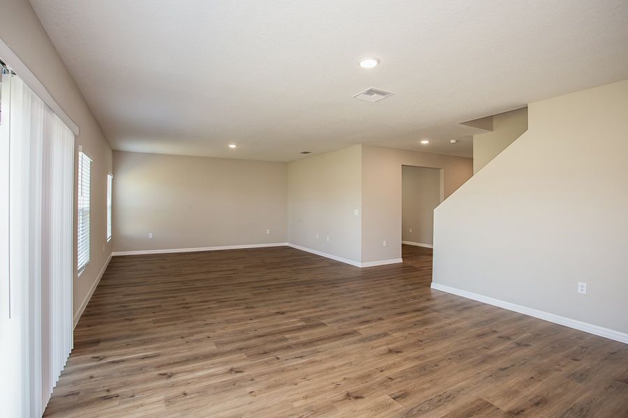 Spacious, unfurnished interior of a new home in Crosswinds, Haines City (Image 12).