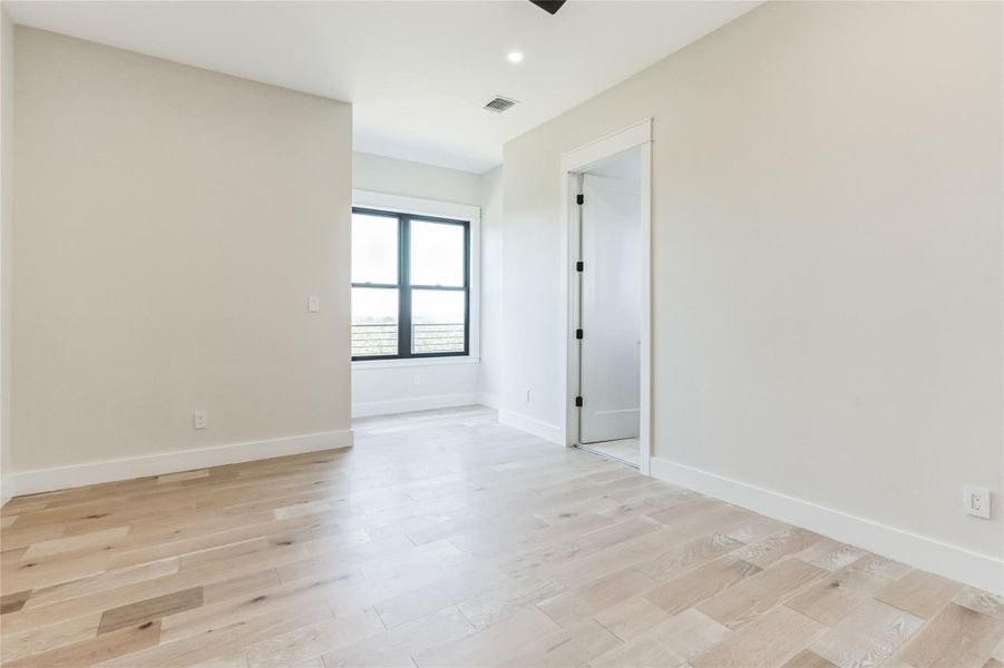 Spacious, unfurnished interior of a new home in , Horseshoe Bay (Image 37). Spacious, unfurnished interior of a new home in , Horseshoe Bay (Image 37).