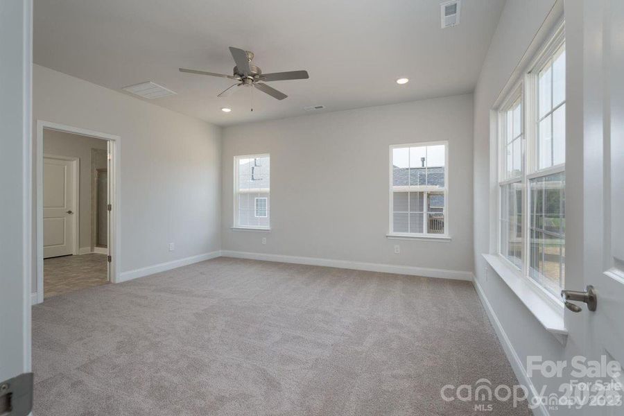 Spacious, unfurnished interior of a new home in Cardiff Glyn, Catawba (Image 17). Spacious, unfurnished interior of a new home in Cardiff Glyn, Catawba (Image 17).