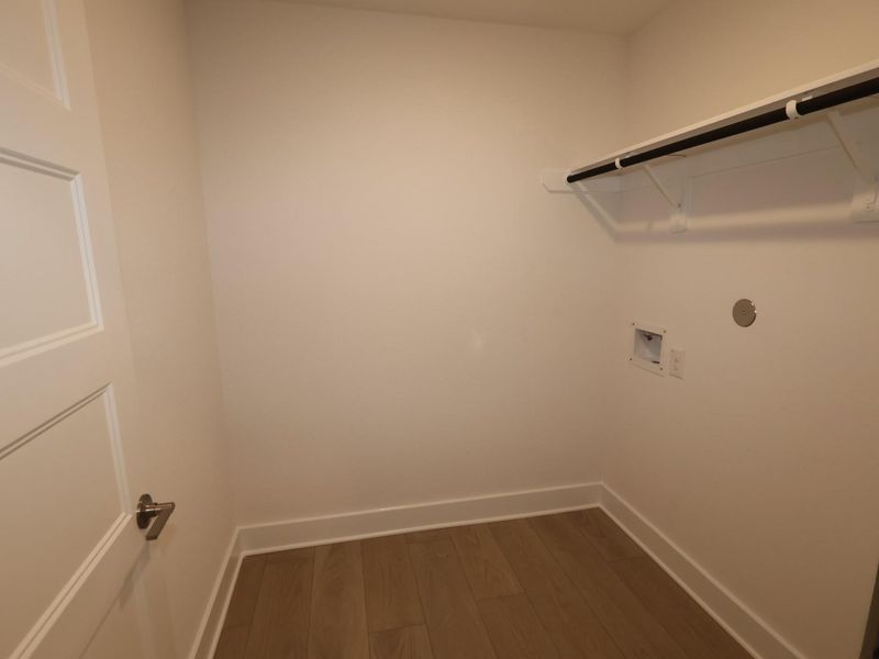 Spacious, unfurnished interior of a new home in Hallimore Ranch, Rosenberg (Image 16).