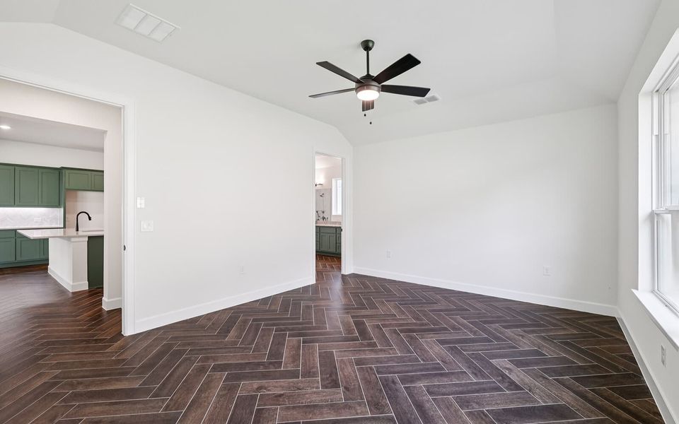 Spacious, unfurnished interior of a new home in Traditional at Kissing Tree, San Marcos (Image 13).