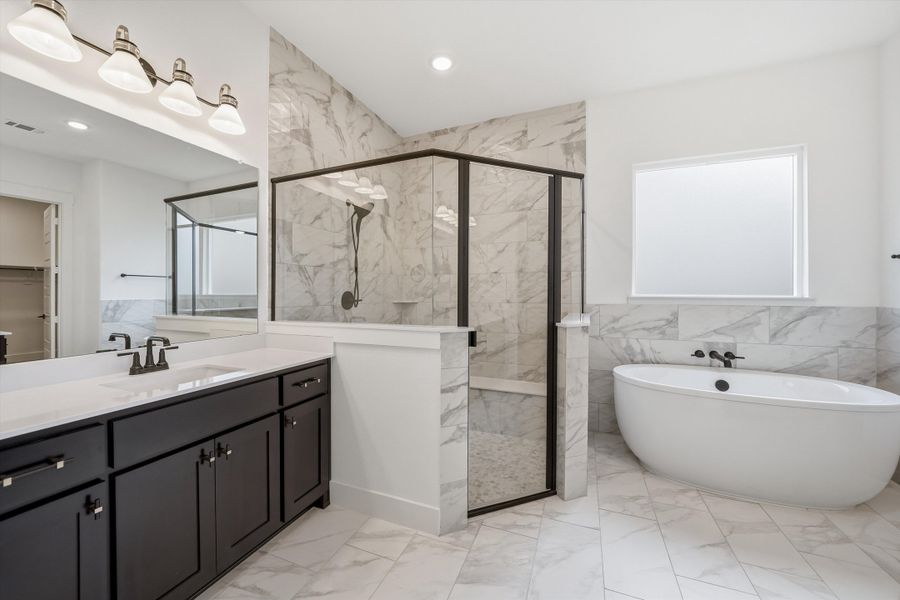 Furnished interior view inside a new home in Eagle Ridge Estates, Weatherford (Image 10).