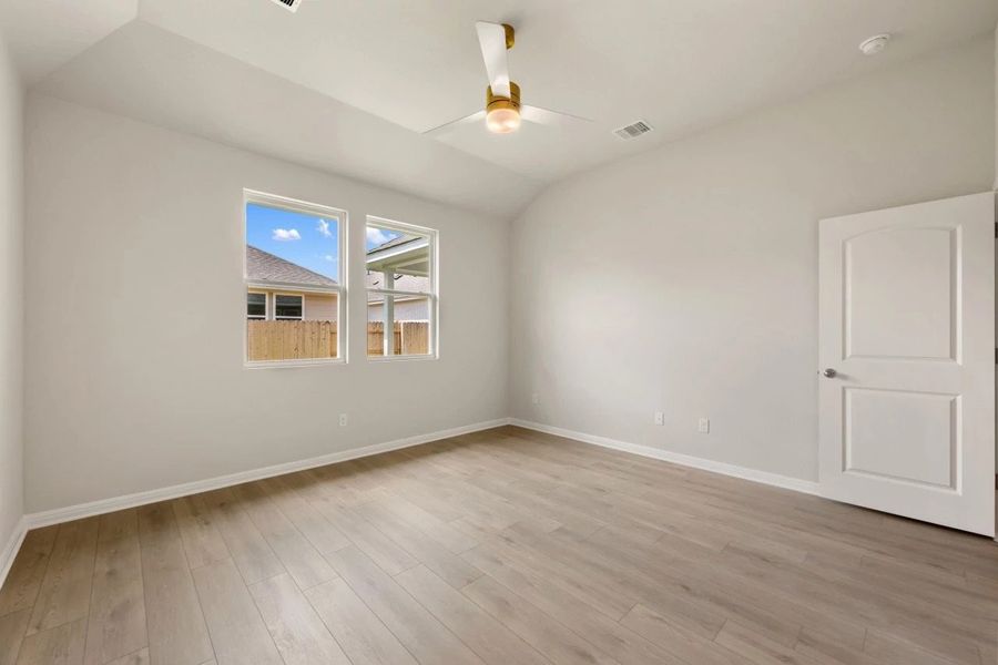 Spacious, unfurnished interior of a new home in La Cima, San Marcos (Image 22).