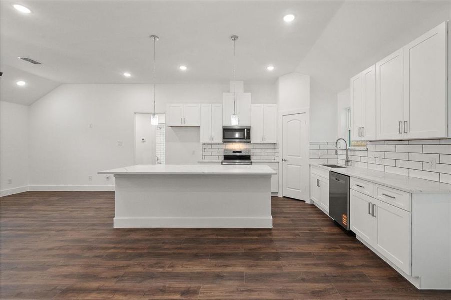 Furnished interior view inside a new home in , Kerens (Image 11).