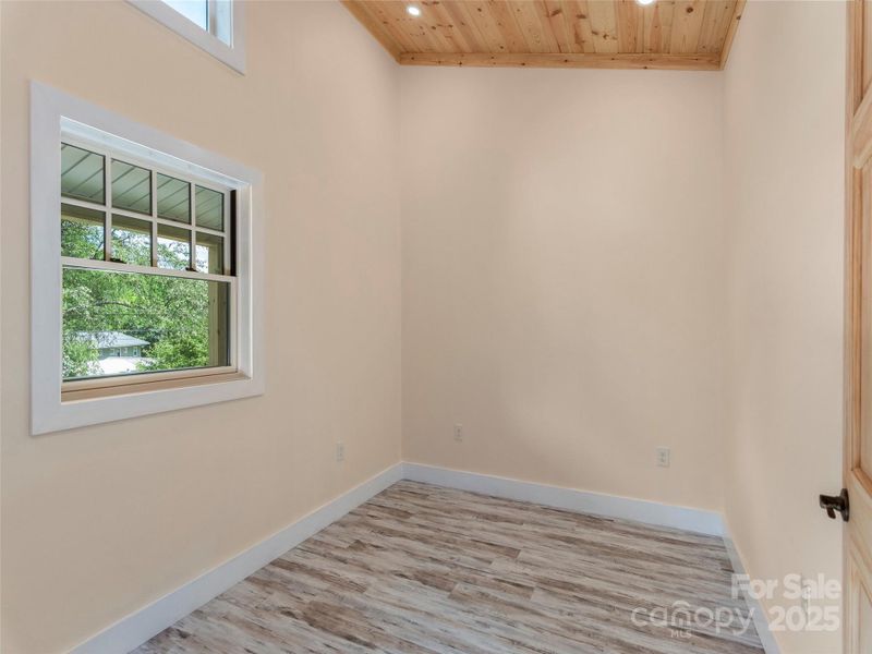 Spacious, unfurnished interior of a new home in , Waynesville (Image 17).