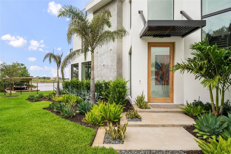 Exterior details and patio area of a home in , Windermere (Image 28).