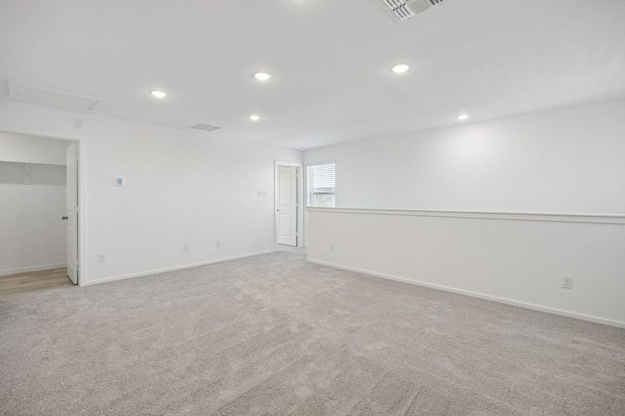 Spacious, unfurnished interior of a new home in Stokesbury, Waller (Image 19).