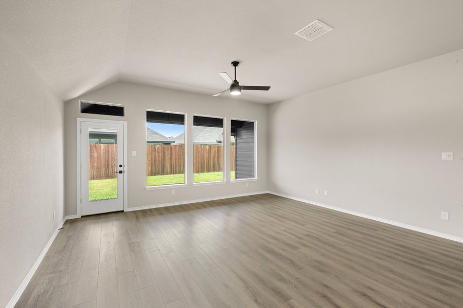 Spacious, unfurnished interior of a new home in Pirate Village, Granbury (Image 17). Spacious, unfurnished interior of a new home in Pirate Village, Granbury (Image 17).