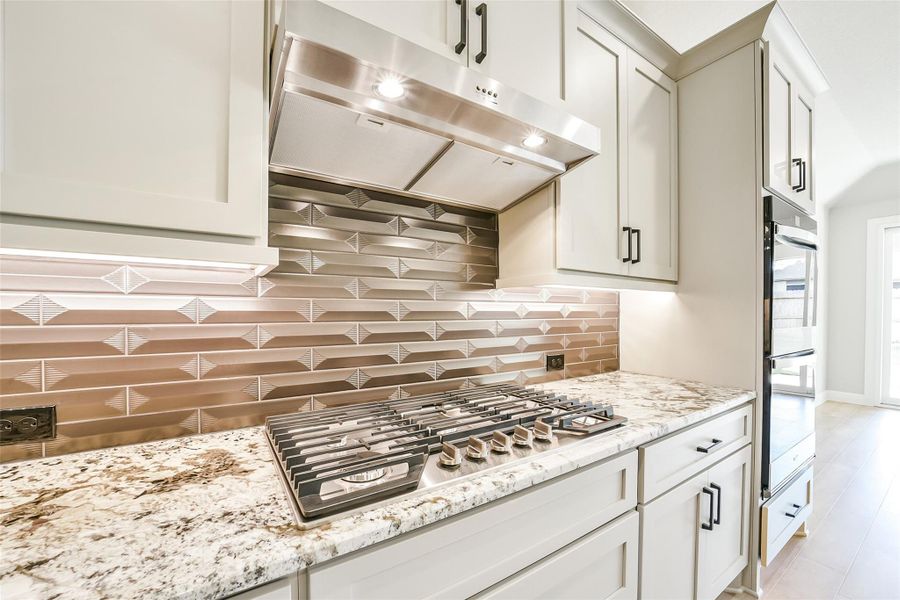 Furnished interior view inside a new home in Evergreen 60', Conroe (Image 16).