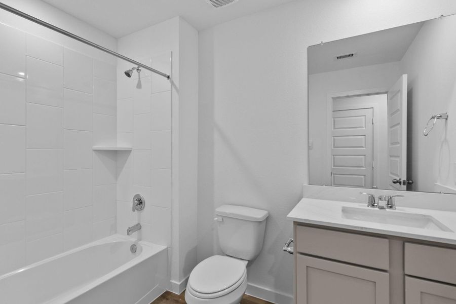 Furnished interior view inside a new home in Highland Court, Houston (Image 9).