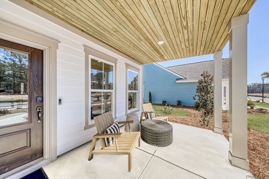 Representative exterior details of a home built from the Vanderbilt by Pulte Homes in Indigo Bay, Myrtle Beach (Image 4).