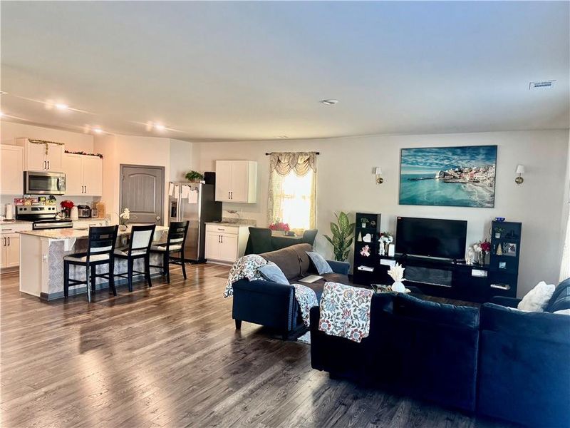 Furnished interior view inside a new home in Oakwood, Dallas (Image 11).