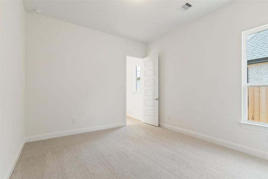 Spacious, unfurnished interior of a new home in Brookewater, Rosenberg (Image 14).