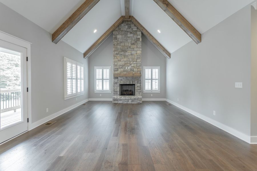 Spacious, unfurnished interior of a new home in Pine Ridge, Soddy-Daisy (Image 28).