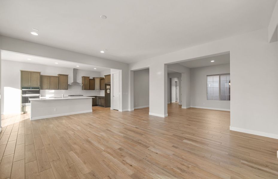 Spacious, unfurnished interior of a new home in Artisan at Asante, Surprise (Image 25).
