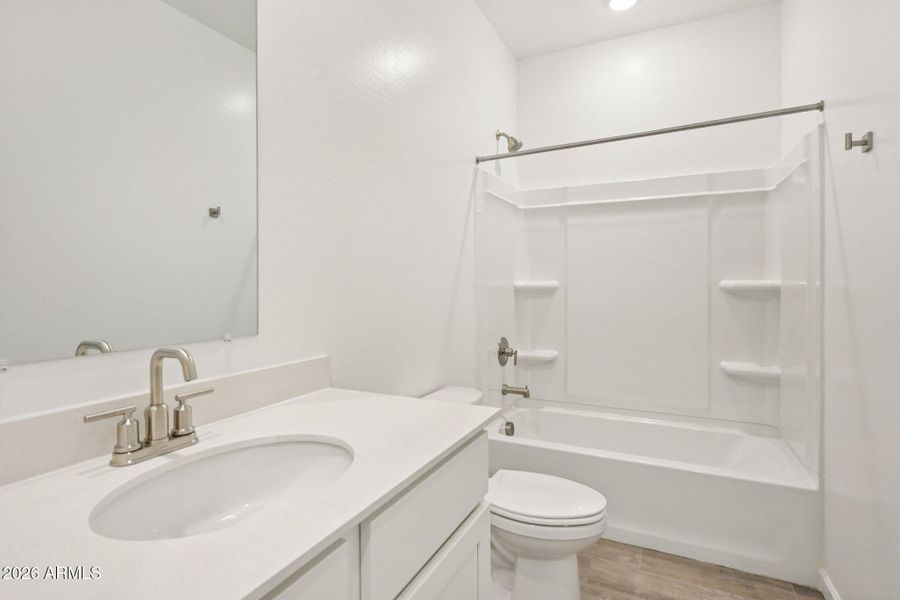 18-web-or-mls-W Camino de Oro-S1103-018