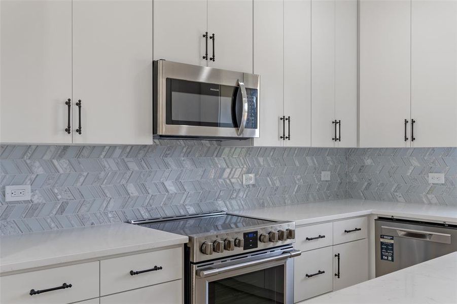 Furnished interior view inside a new home in , Granbury (Image 5). Furnished interior view inside a new home in , Granbury (Image 5).