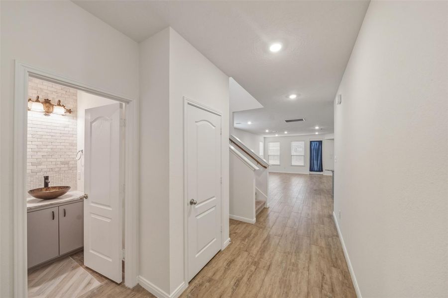 Spacious, unfurnished interior of a new home in , Magnolia (Image 13).