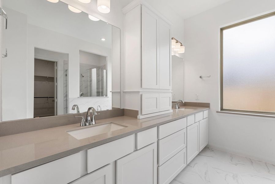 Furnished interior view inside a new home in Valencia, Manvel (Image 5).