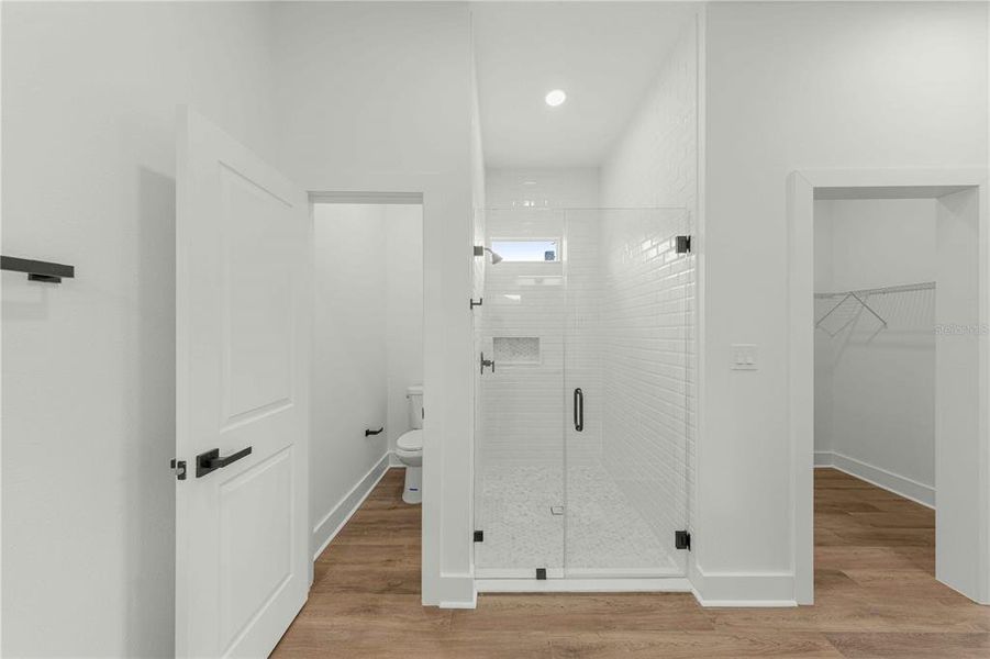 Spacious, unfurnished interior of a new home in , Beverly Hills (Image 36).