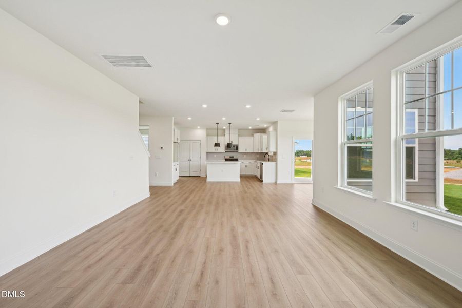 22-web-or-mls-124 Willow Cameron Way-230