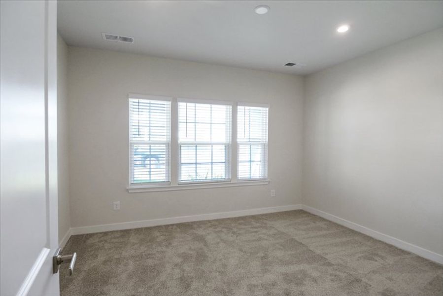 Spacious, unfurnished interior of a new home in Linden Park, Moore (Image 16).
