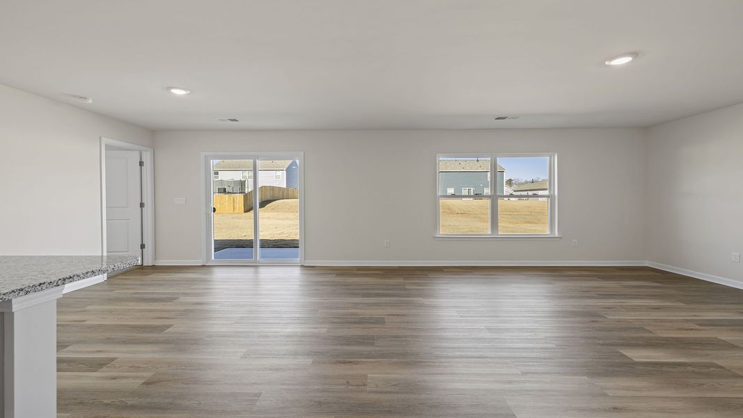 Spacious, unfurnished interior of a new home in Cedar Gap, Fountain Inn (Image 16).