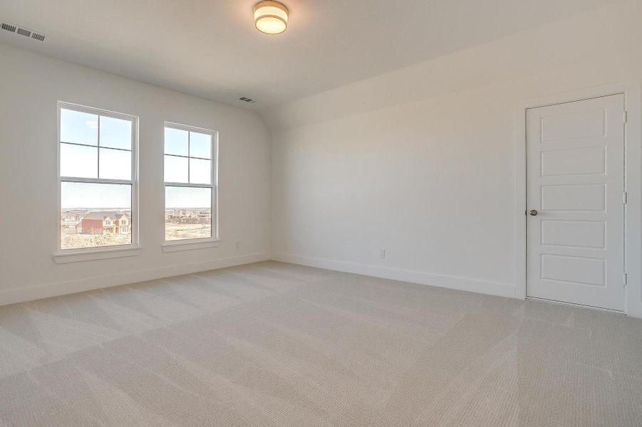 Representative unfurnished interior of a home built from the Eleanor by Graham Hart Home Builder in Sweetgrass, Haslet (Image 34).