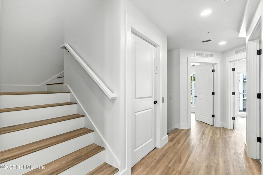 Spacious, unfurnished interior of a new home in , St. Augustine (Image 22).
