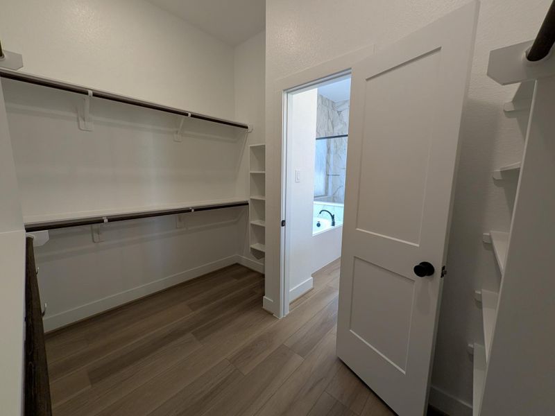 Spacious, unfurnished interior of a new home in Artavia, Conroe (Image 15).