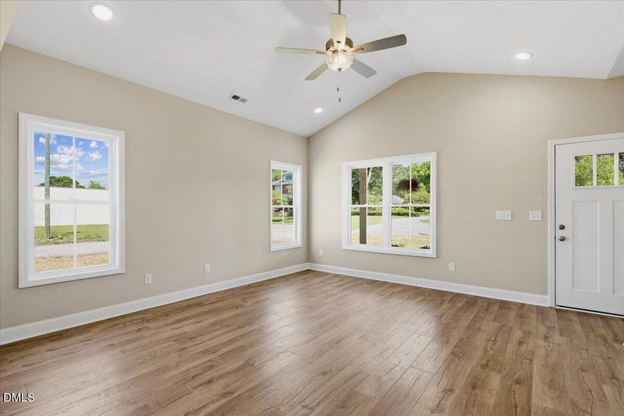 31-311 N Wilson Ave-31