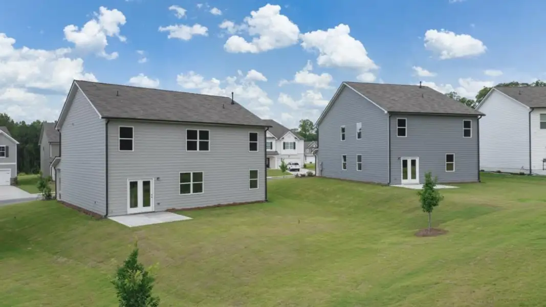 Exterior details and patio area of a home in Lost Creek, Dallas (Image 4).