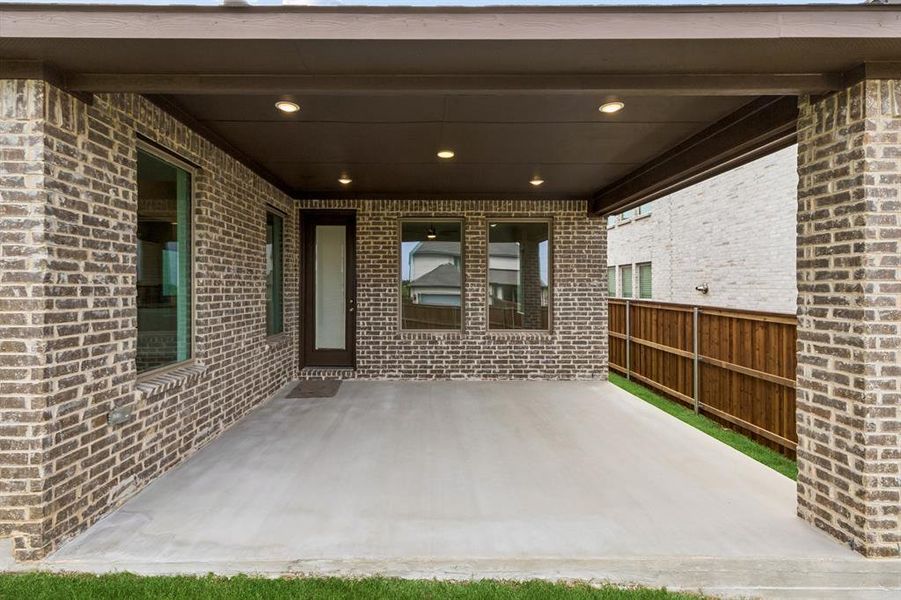 Exterior details and patio area of a home in Karis, Crowley (Image 19).