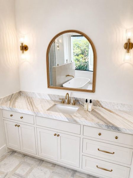 Furnished interior view inside a new home in , Houston (Image 31).