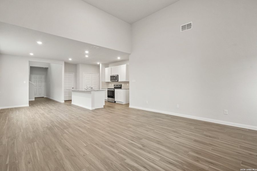 Spacious, unfurnished interior of a new home in Abbott Place, St. Hedwig (Image 25).