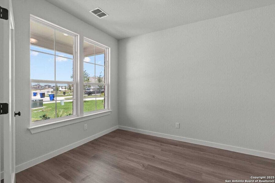 Spacious, unfurnished interior of a new home in August Fields, New Braunfels (Image 27).
