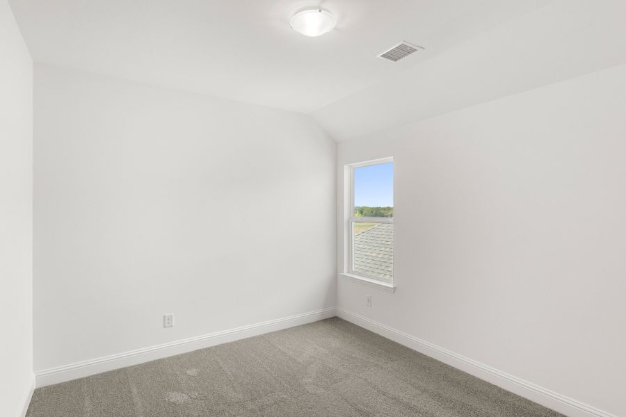Spacious, unfurnished interior of a new home in Creekside, Royse City (Image 22).