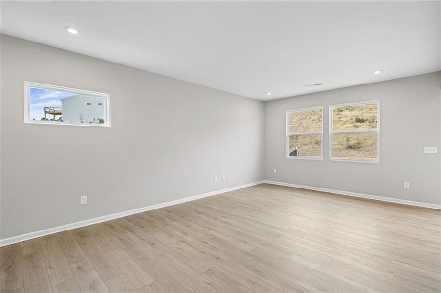 Spacious, unfurnished interior of a new home in Villas at Gold Creek, Dawsonville (Image 20).