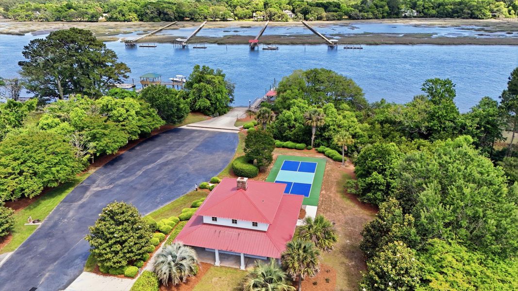 Community amenities in , Wadmalaw Island (Image 61).