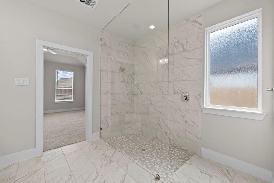 Spacious, unfurnished interior of a new home in Beacon Hill, Waller (Image 18).